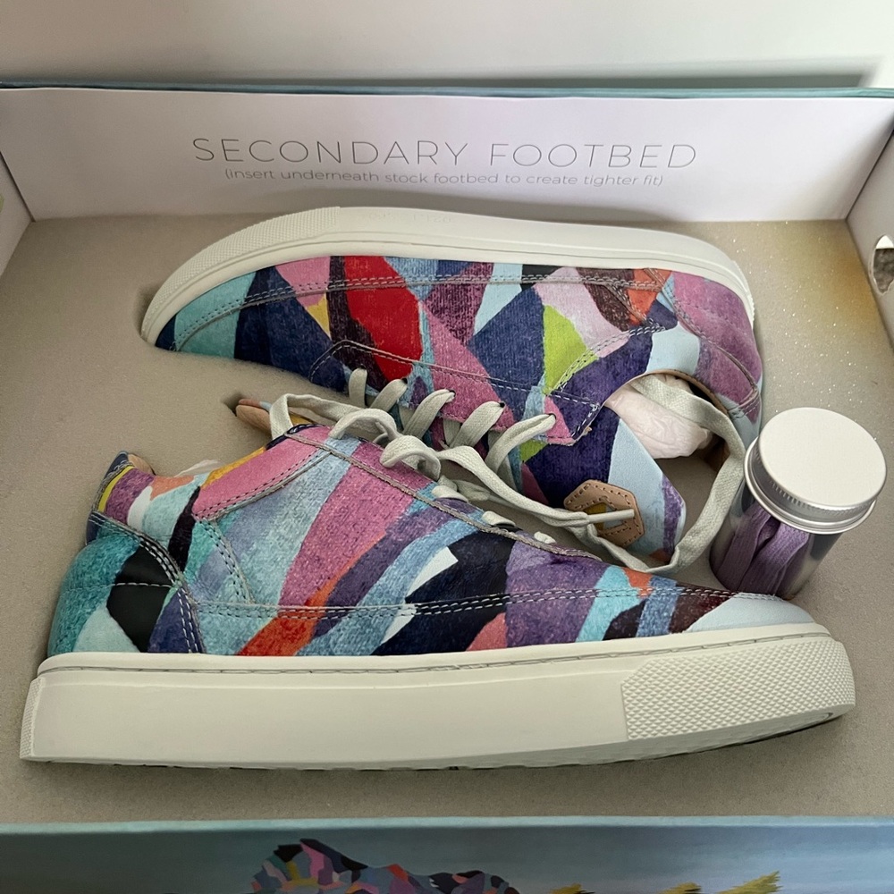Rare!! Six Hundred Four Sneakers Women (Size: 5 US)